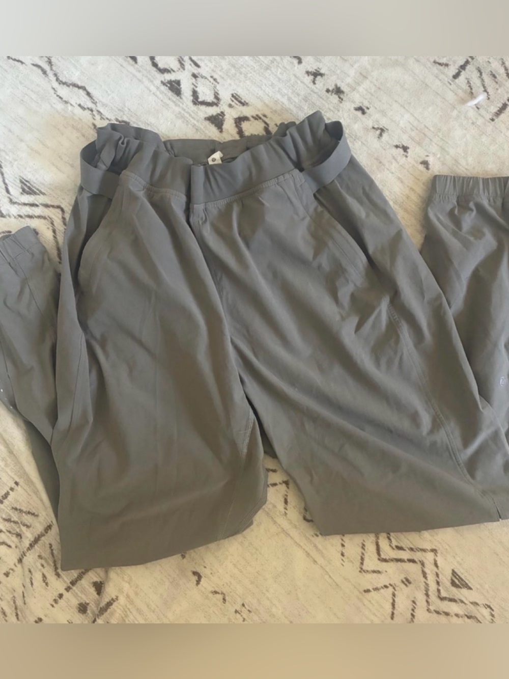 lululemon athletica Olive Gray Women's Jogger Pants